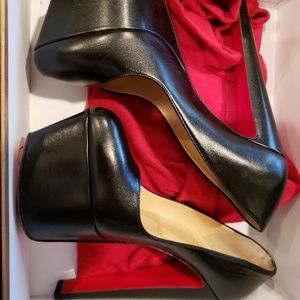 SOLD ✔✔ Christian louboutin heels